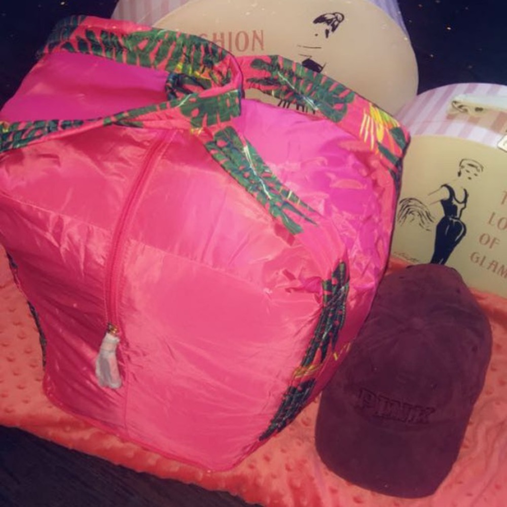 Victoria Secret Tote Bag - Picture 3 of 4